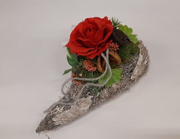 Srdce 3D prostor s červenou růží, 25 cm