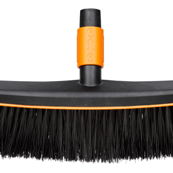 Koště QuikFit™ na terasy - 1001416 - Fiskars